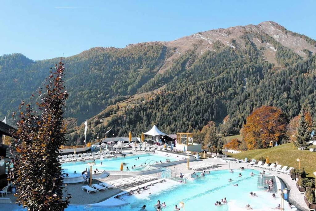 Charmant studio rénové situé dans les bains d'Ovronnaz, immeuble les Sources Esterno foto