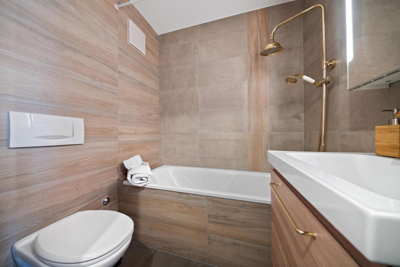 Charmant studio rénové situé dans les bains d'Ovronnaz, immeuble les Sources Esterno foto